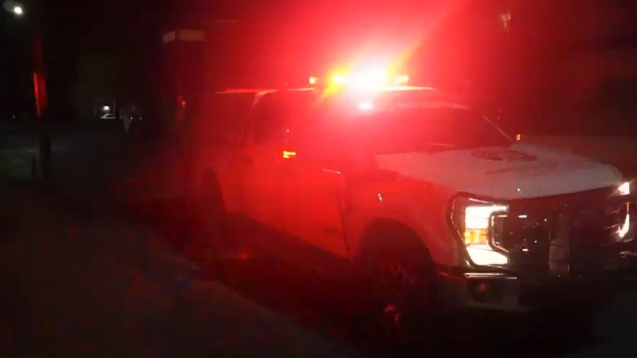 Unidades de Protección Civil hicieron recorridos en la madrugada.
