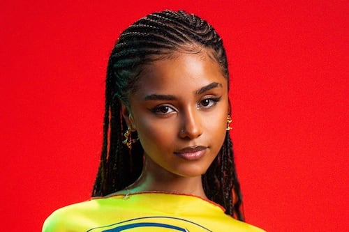 ¡Rompiendo fronteras! Cantante africana luce jersey del América