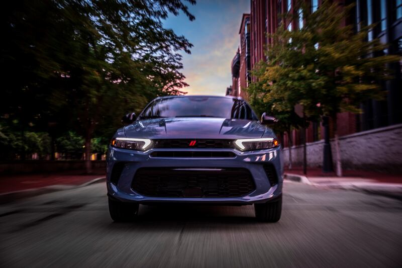 El primer vehículo electrificado de la marca Dodge