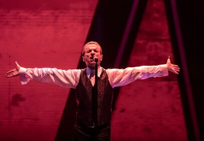 David Gahan, Martin Lee Gore y Andrew John Fletcher contagiaron a sus fanáticos con la energía de su gira ‘Memento Mori World Tour’, en la cual sorprendieron con temas como “Enjoy The Silence”, “Walking On My Shoes”, entre otros.