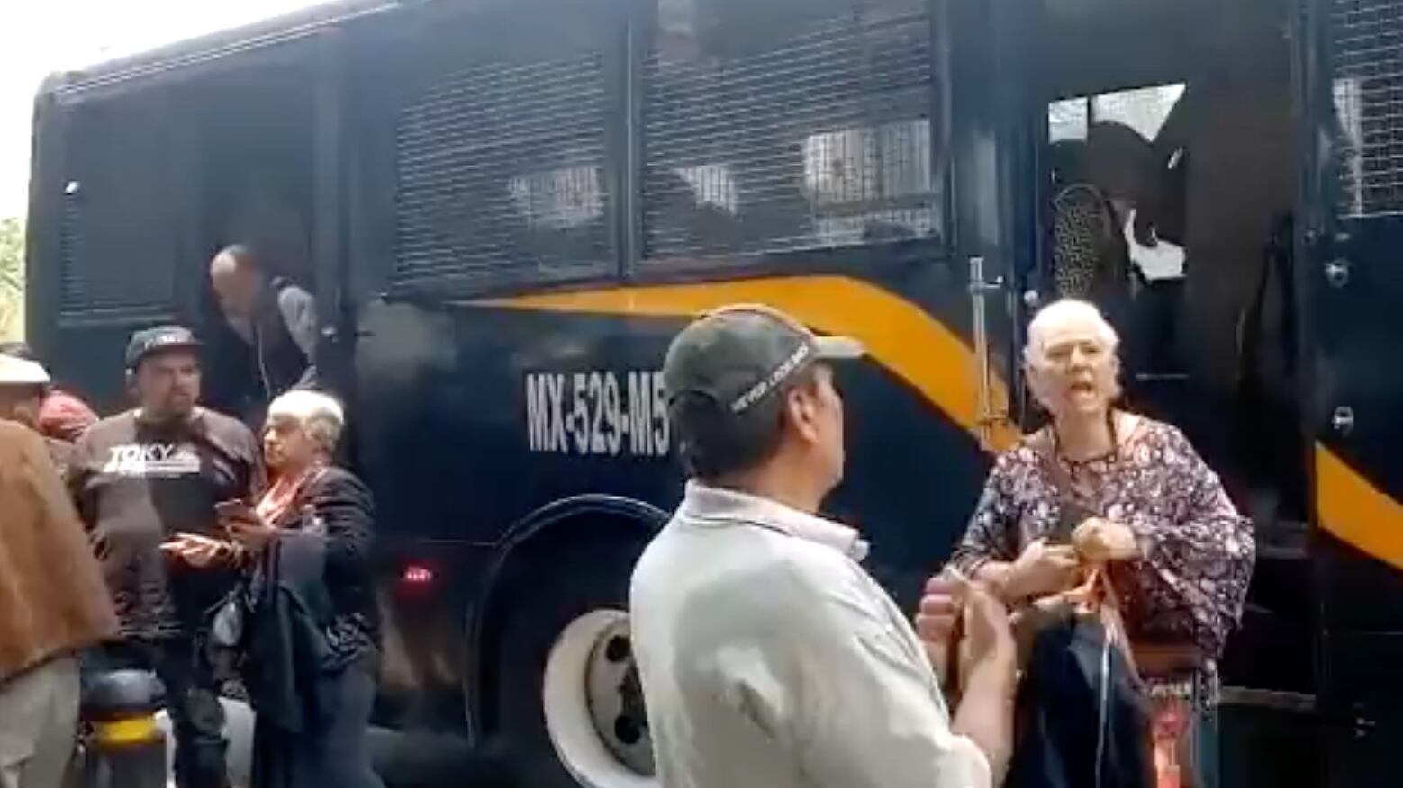 SSC aseguró que se trasladó a manifestantes para resguardar su seguridad.