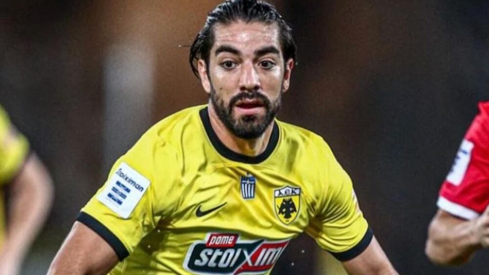 Rodolfo Pizarro jugó un año en AEK Atenas.
