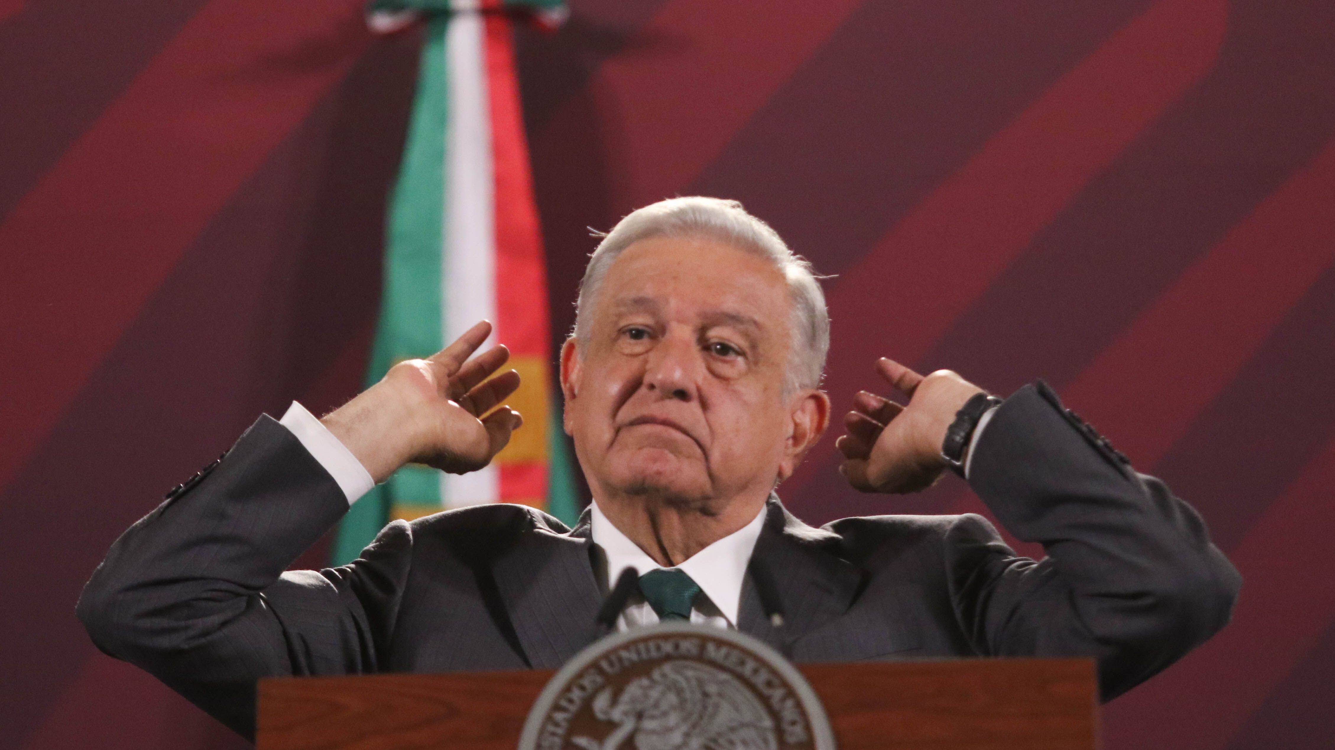 CIUDAD DE MÉXICO, 25SEPTIEMBRE2023.- Andrés Manuel López Obrador, Presidente de México, habló sobre las supuestas disputas del crimen organizado en la zona de Comalapa, Chiapas, también se refirió a.los videos en donde una columna de hombres armados son vitoreados por pobladores, señaló que estos hechos son magníficados por los medios de comunicación, esto durante la mañanera. FOTO: MOISÉS PABLO/CUARTOSCURO.COM