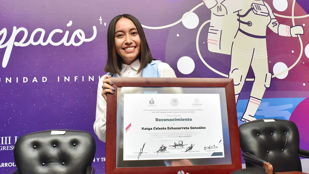 La científica recibió un reconocimiento por parte del Poder Legislativo por convertirse en la primera mujer en llegar al espacio.