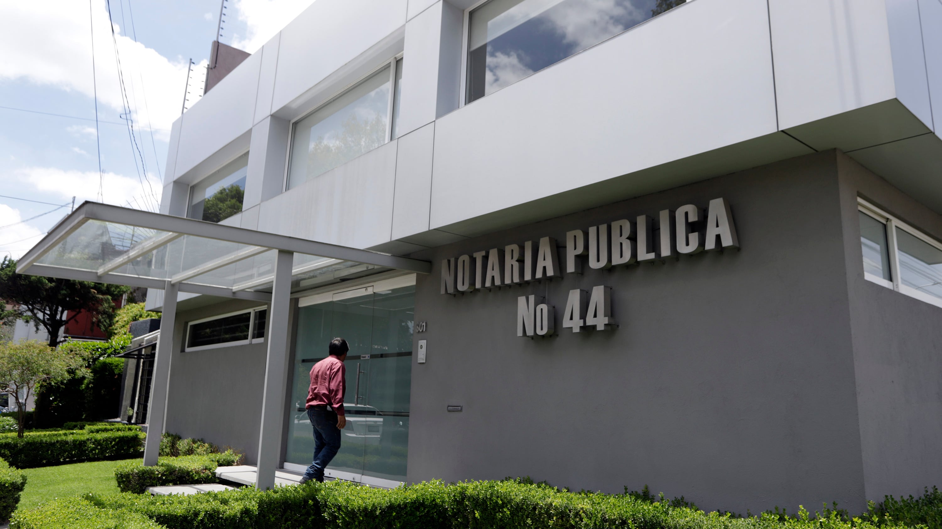 Notarios forman mafias para despojar propiedades: Barbosa