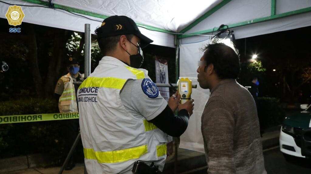 Pruebas de alcoholímetro en CDMX. Foto: SSC