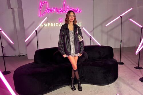 Domelipa celebra la conexión con sus seguidores a través de una colección de ropa