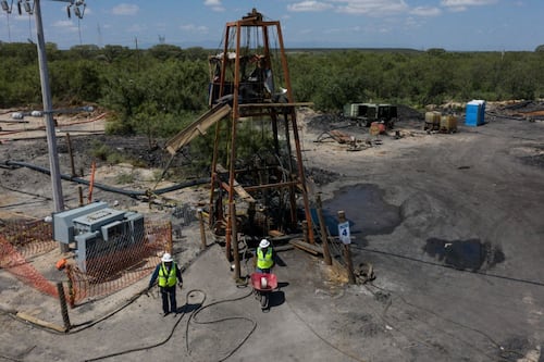 Rescate de mineros atrapados en El Pinabete será hasta diciembre: AMLO