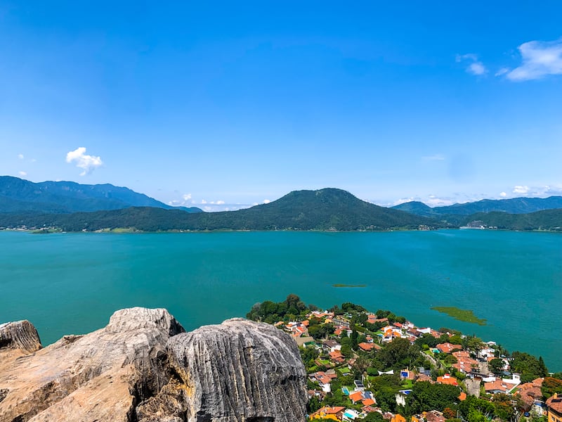 El destino que conquistó a los amantes del parapente ahora enamora a las parejas que buscan el escenario perfecto para casarse