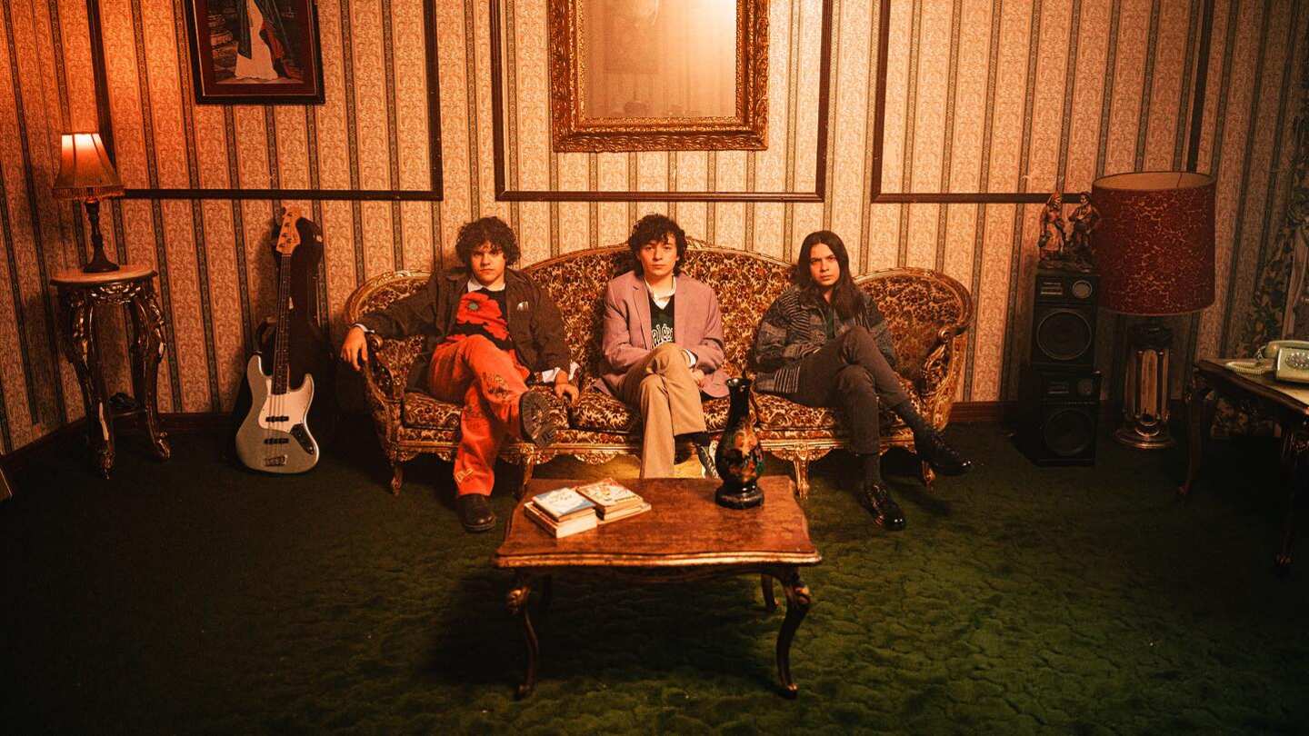 “No quiero nada que tú no quieras (NQNQTNQ)” e “Inhala/Exhala” ya se encuentran disponibles en el canal de YouTube de la banda.