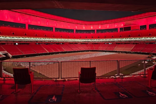 ¡Alfombra de primera clase! Estadio Akron remueve césped previo a la Copa del Mundo