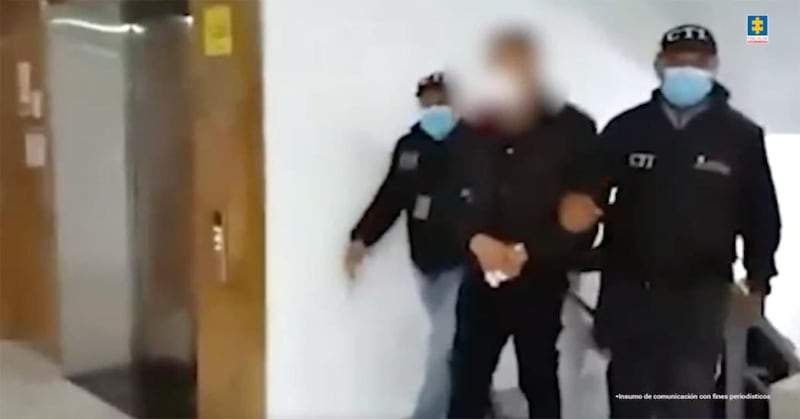 Condenan a 43 años de cárcel a expolicía por asesinar a su pareja sentimental.