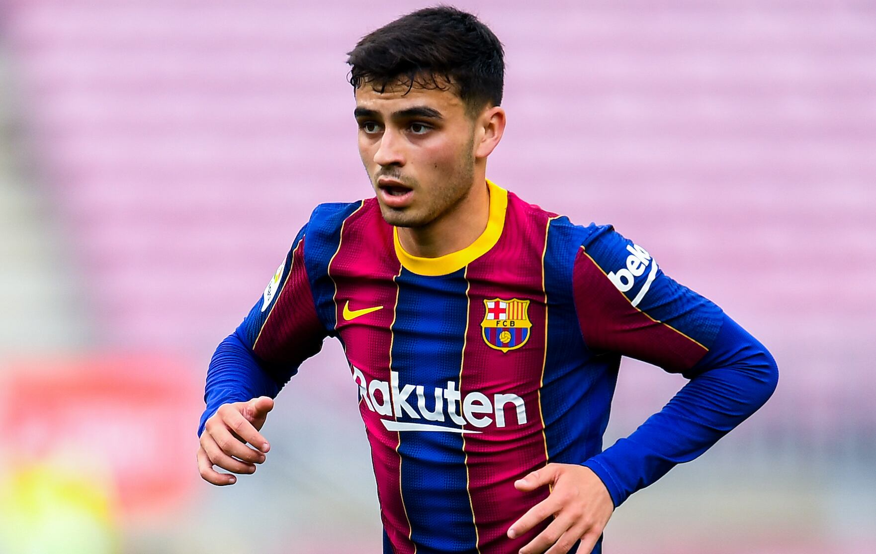 Pedri renueva con el Barcelona hasta 2026 y una cláusula de mil millones de euros