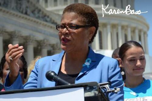 Declaran toque de queda en Los Ángeles por protestas contra redadas migratorias de ICE