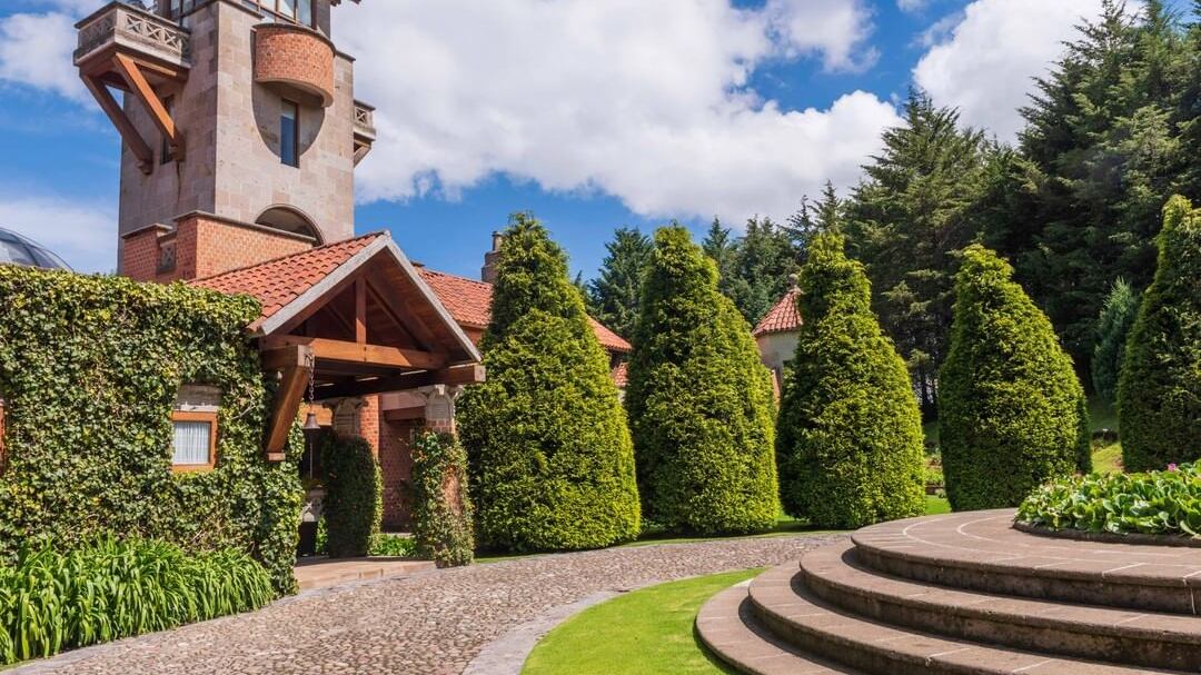 La mansión de 'Los Ricos También Lloran' está llena de lujos que trasladan al espectador de la trama a un lugar de ensueño.
