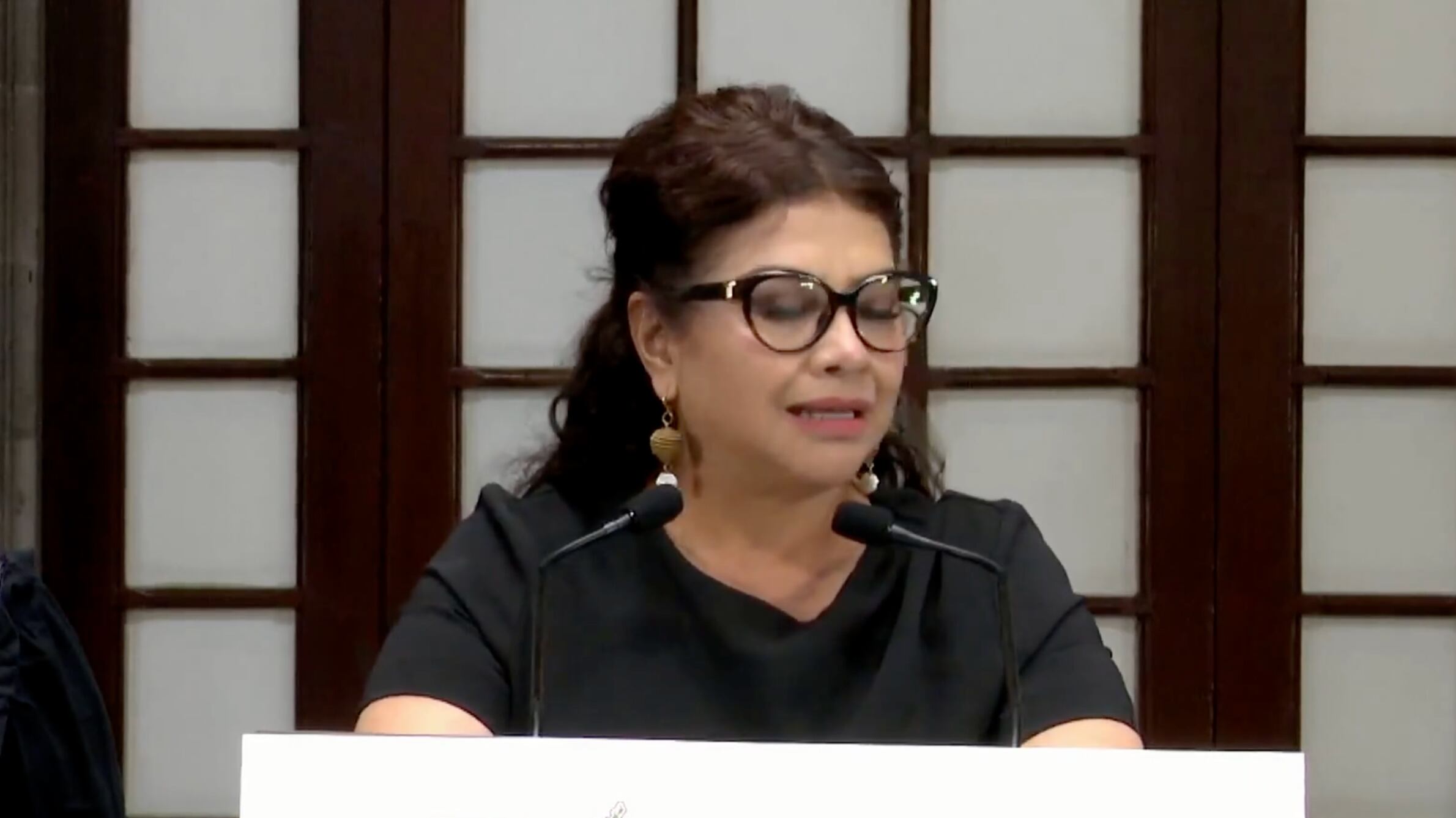 Clara Brugada al borde del llanto en conferencia de prensa