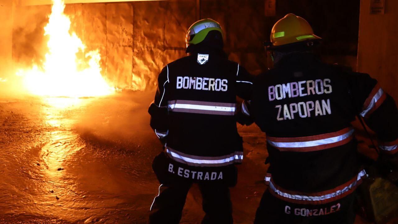 El incendio en dicha fábrica comenzó alrededor de las 03:00 horas en la colonia Miramar. CORTESÍA/ GOBIERNO DE JALISCO