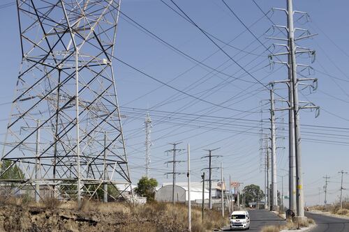 Interponen 17 empresas amparos contra Ley Eléctrica