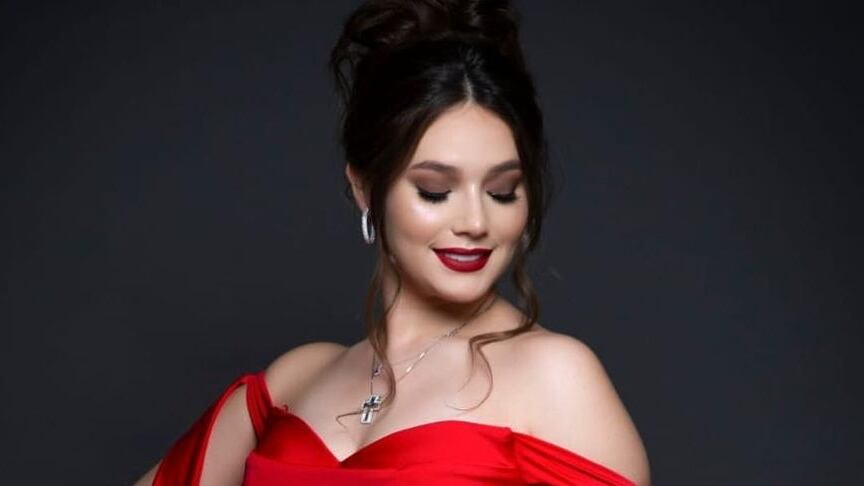 Su linaje le antecede a Frida Sofía Guzmán, pero su talento aún mucho más y es que con su voz cautiva a todos.