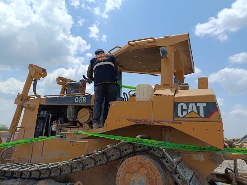 En la inspección se aseguró una unidad Bull Dozer.