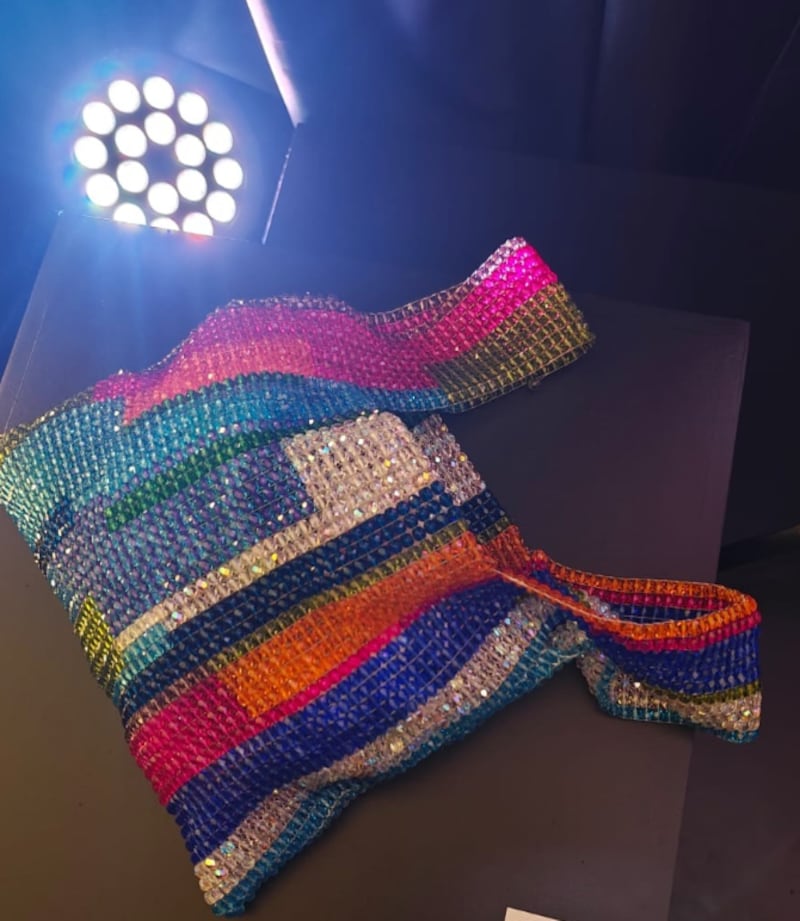 La Embajada de la República Checa presentó El Diseño en Clave Mayor, una experiencia que fusionó arte, música en vivo, iluminación, moda y diseño industrial para acercar al público mexicano a una de las escuelas creativas más influyentes de Europa.