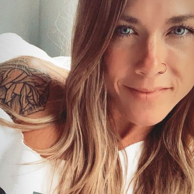 Doble de Jennifer Aniston rompe las redes sociales por su gran parecido