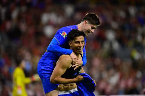 Sale a la luz la charla entre Ángel Sepúlveda y Hormiga González antes del penal