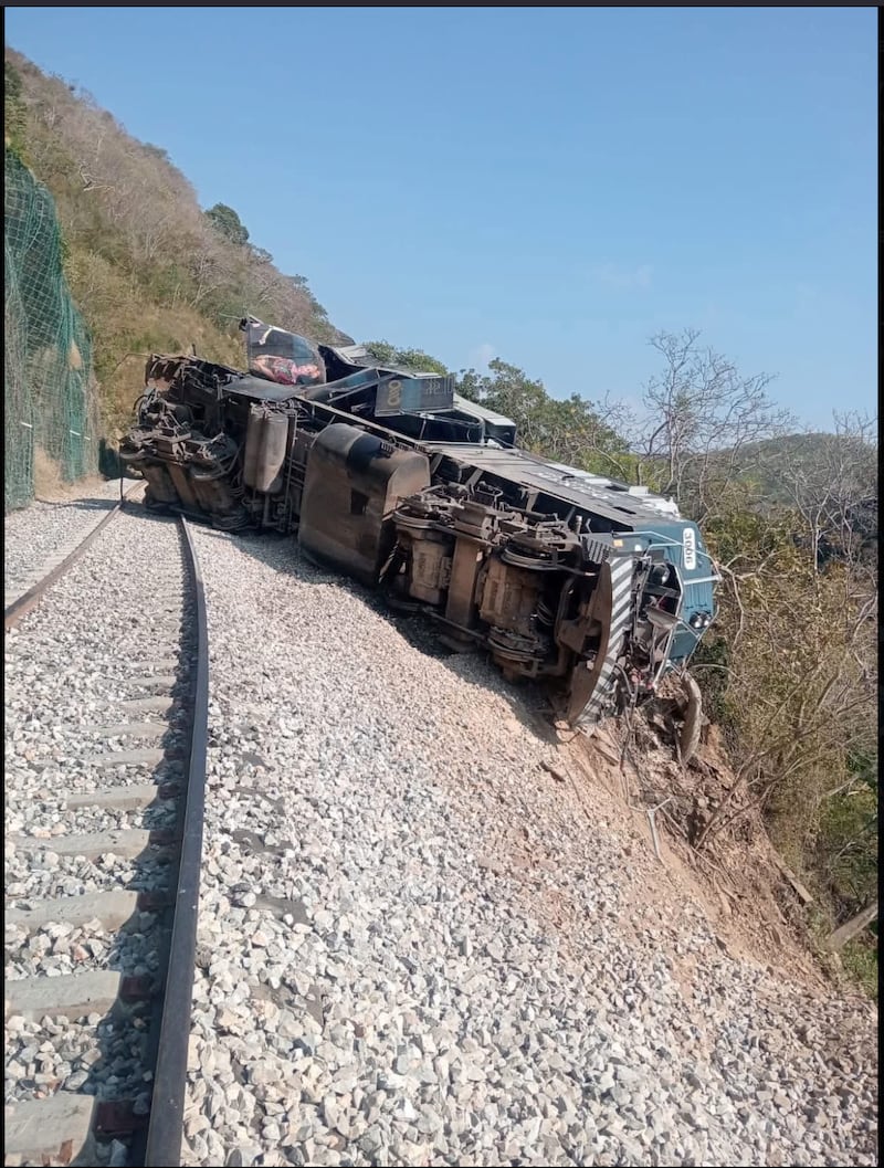 muertos por descarrilamiento de tren Oaxaca