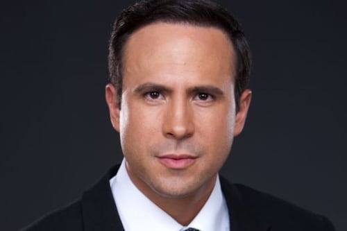 ¿Venganza contra Televisa? Ulises de la Torre reaparece en la competencia tras su humillante despido