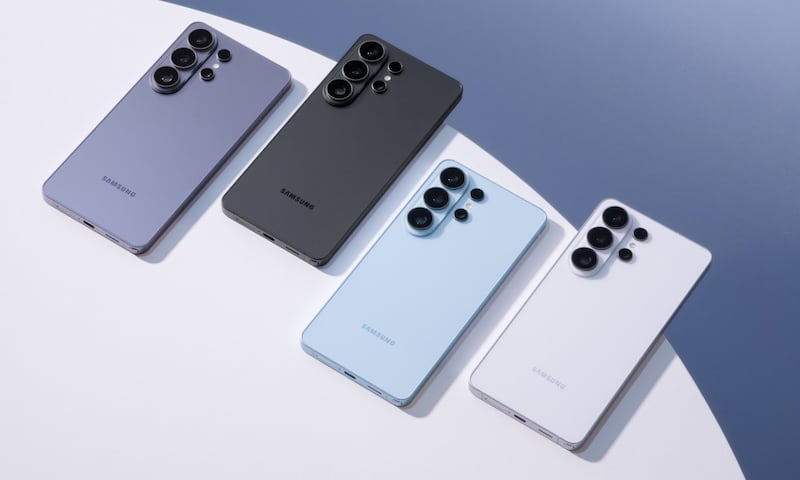 La nueva serie Galaxy S26 apuesta por una experiencia 100% AI, con funciones que aprenden del usuario, mejoras en video y privacidad, junto con los nuevos Galaxy Buds4