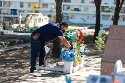 Esperan en panteones de San Pedro hasta 15 mil visitantes por el Día de Muertos