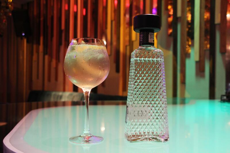 El bartender Alberto Guzmán del bar Heritage del Hotel Marquis nos regala estas recetas, ideales para darle a tu fiesta ese toque festivo