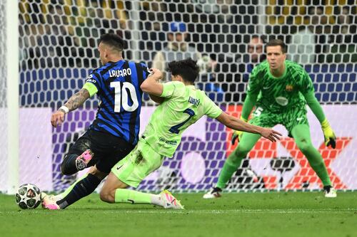 ¡Escándalo en la Champions! Así fue el polémico penal que marcaron en contra de Barcelona