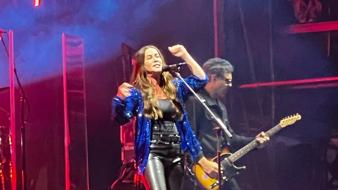 Alanis Morissette encabezó el cartel femenino.