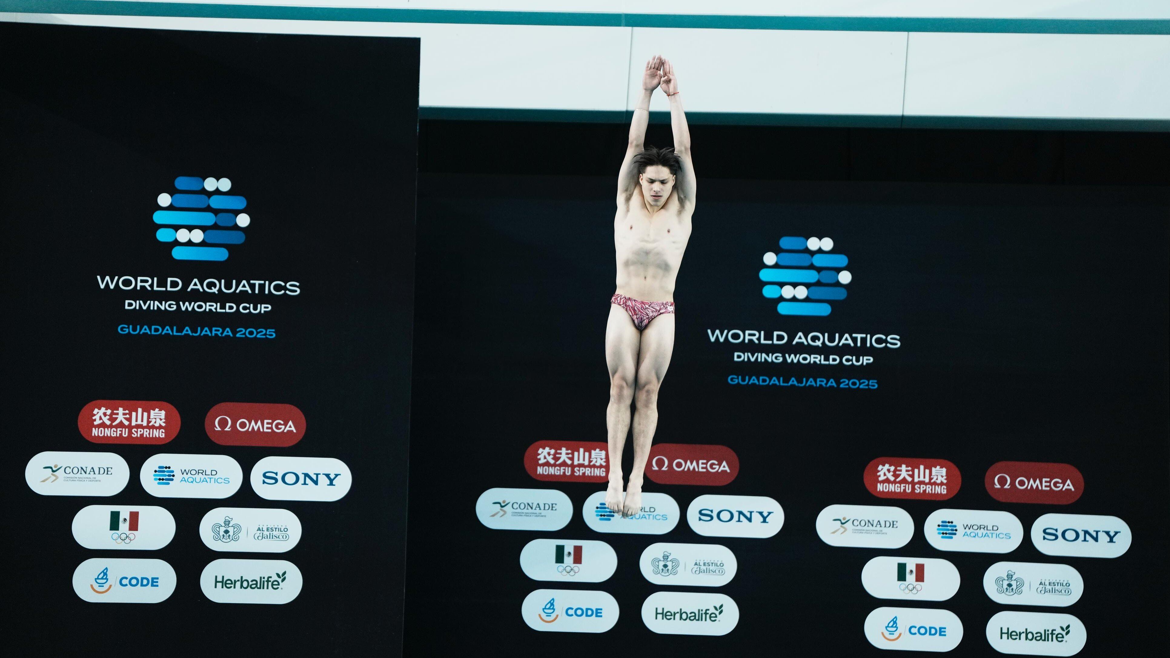 Osmar Olvera quedó fuera del Mundial de Clavados.