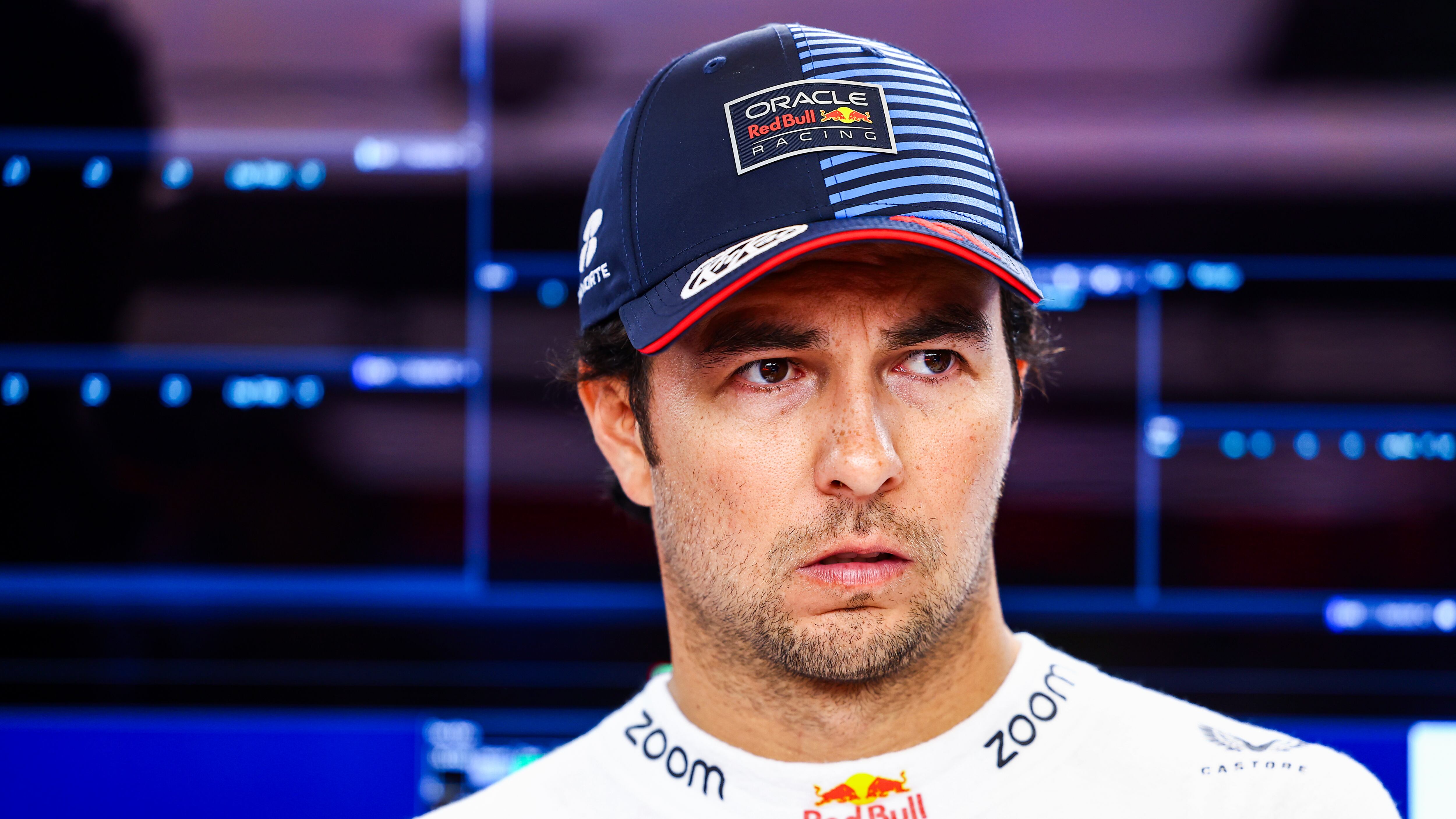 'Checo' Pérez calificó como un desastre el toque que tuvo con Oscar Piastri y dañó su monoplaza, lo cual lo rezagó en la carrera.