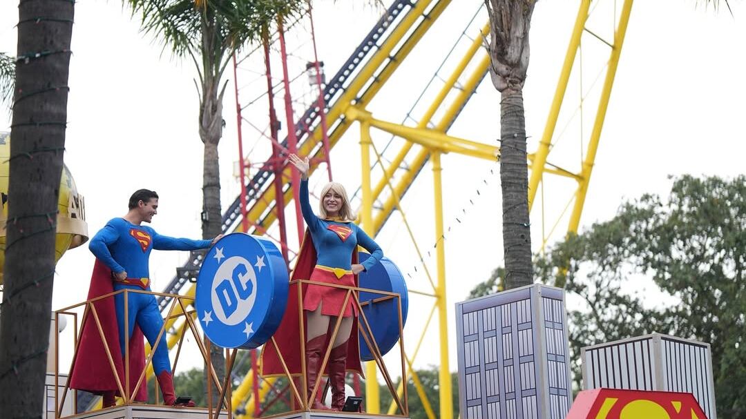 Héroes y villanos se reúnen para una batalla inolvidable