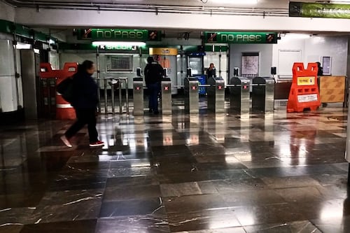 ¿Qué pasa en el Metro CDMX? Reportan retrasos, vagones con fallas y largas esperas
