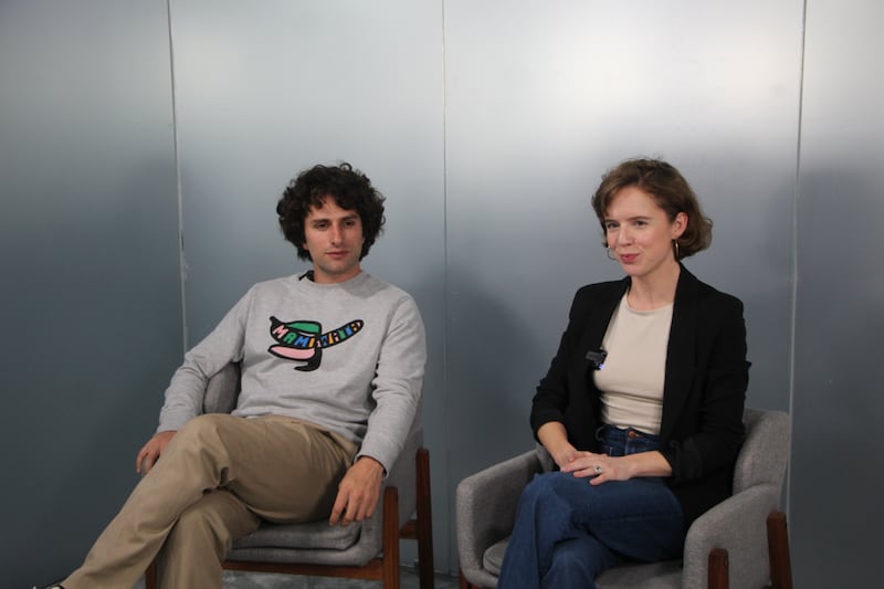 Darío Yazbek y Naian González Norvind en Publimetro