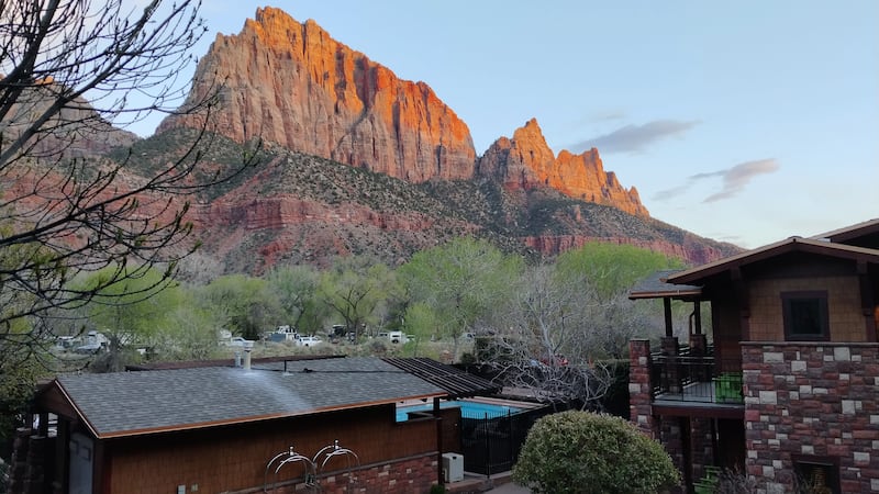 Te presentamos una guía emocional para recorrer Utah por sus parques nacionales, cañones, en el que cada parada te llenará de asombro y experiencias inolvidables