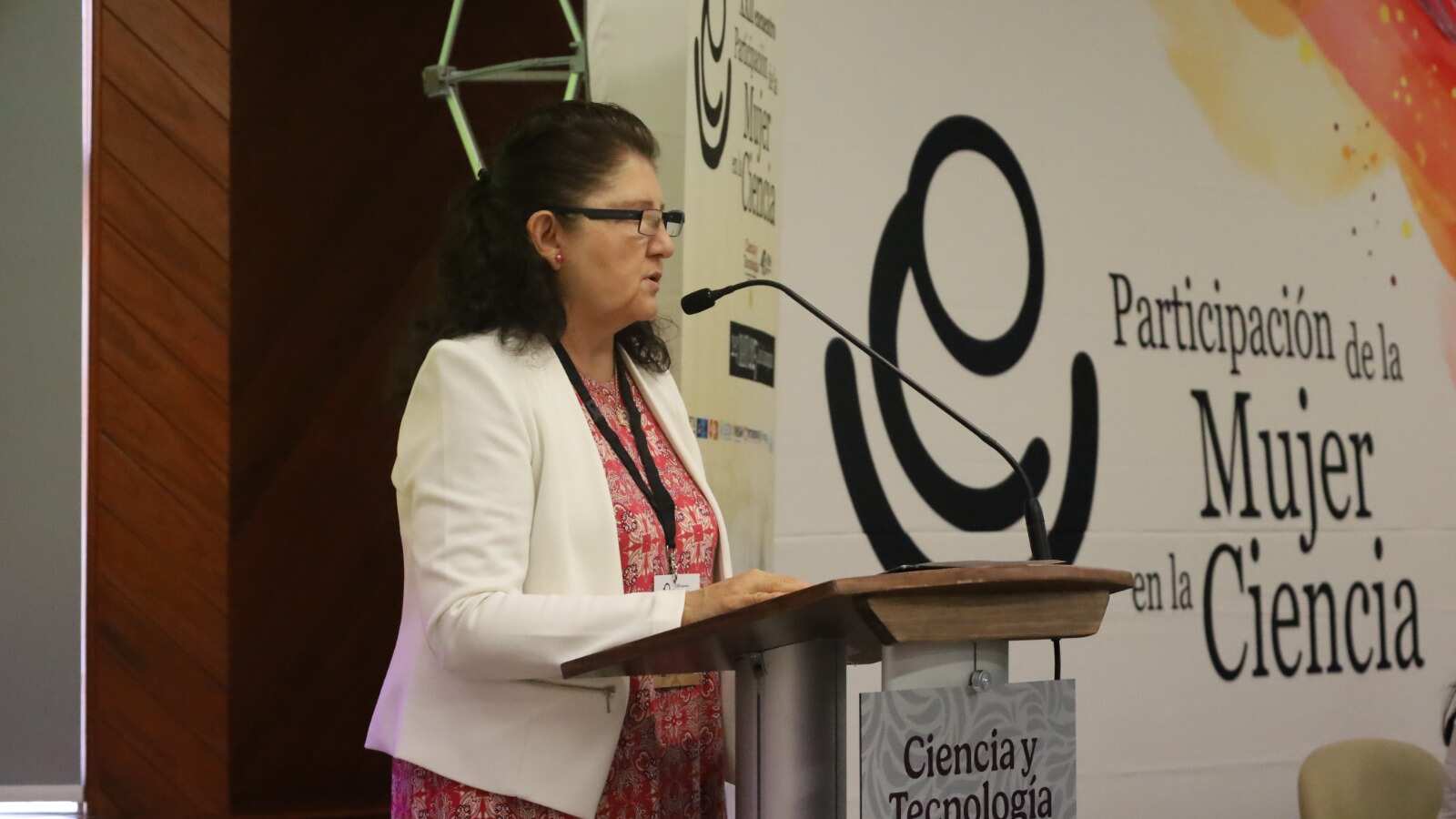 Con más de 800 trabajos científicos y la presencia de investigadoras de todo el país, el XXII Encuentro de Mujeres en la Ciencia arrancó en León