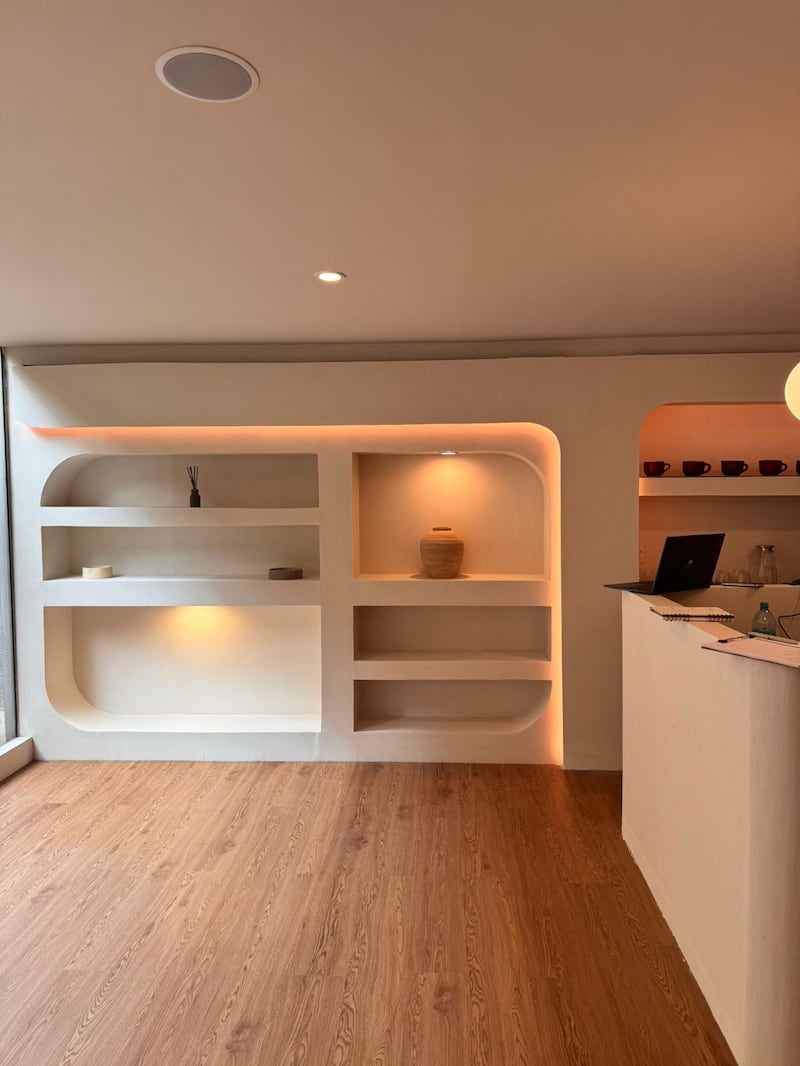 Con rodillos diseñados anatómicamente y fórmulas botánicas, el método Torrescano ofrece resultados visibles mientras promueve relajación y equilibrio corporal