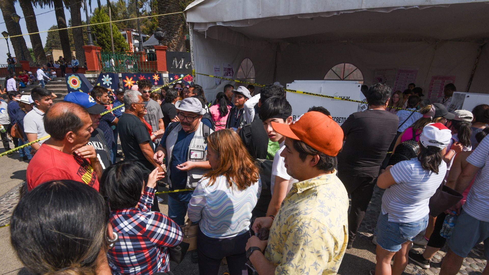 ¿Por qué se quedaron sin boletas las casillas especiales del INE?