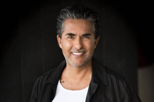 Así lucía Raúl “El Negro” Araiza en “La Constitución” la telenovela que protagonizó junto a María Félix