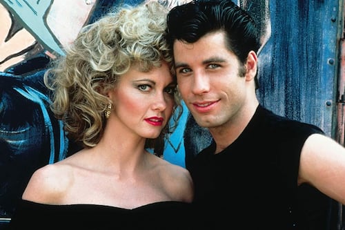 Lucero rinde homenaje a Olivia Newton-John disfrazada de ‘Sandy’