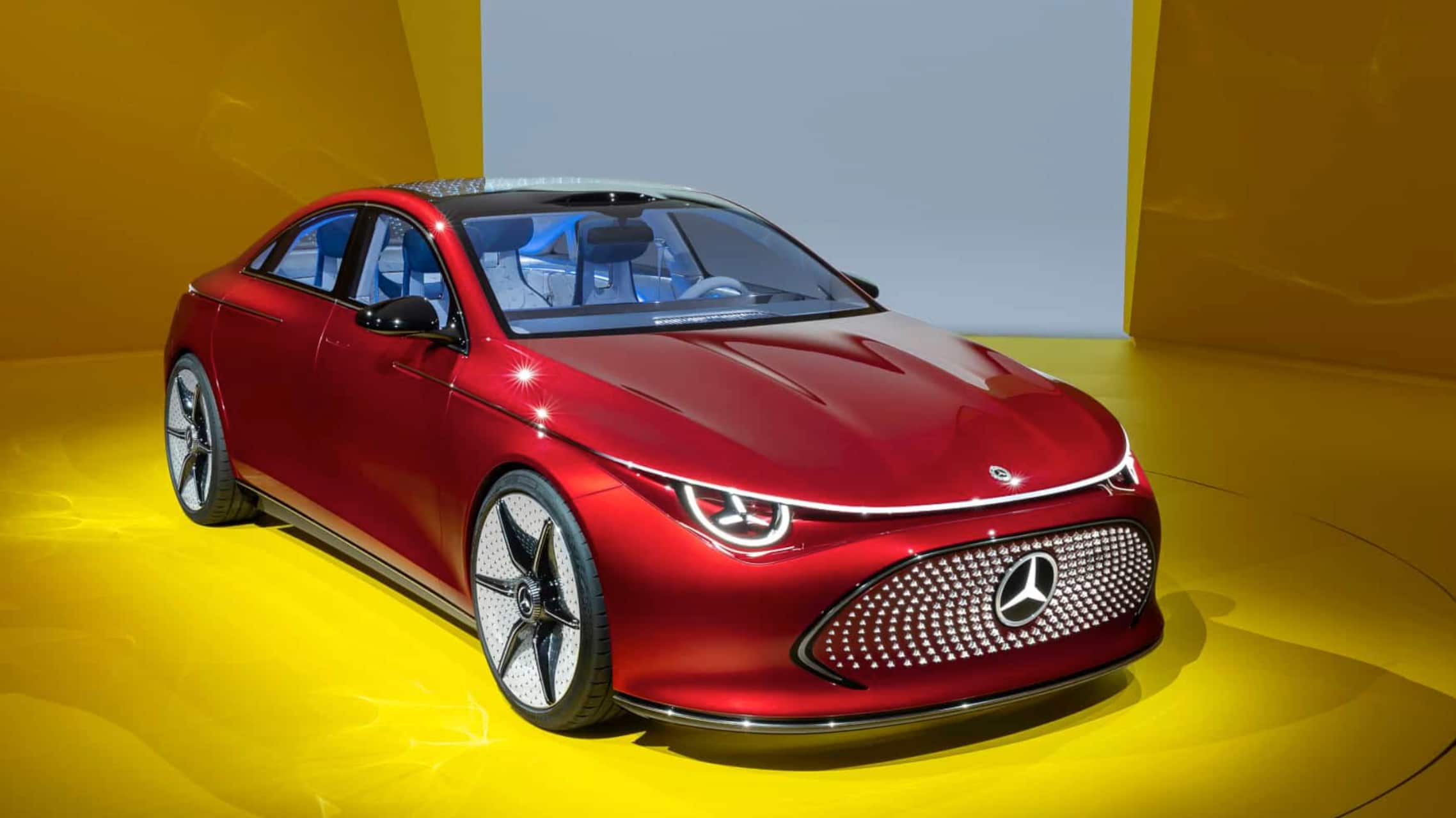 Mercedes-Benz, tres décadas de la estrella en México