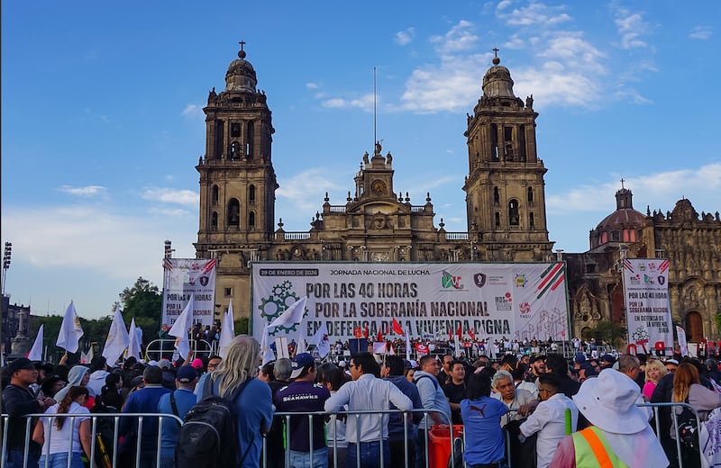 Marcha por las 40 Horas en el Zócalo