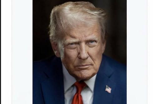 Donald Trump desata memes y críticas tras compartir foto proclamándose presidente interino de Venezuela