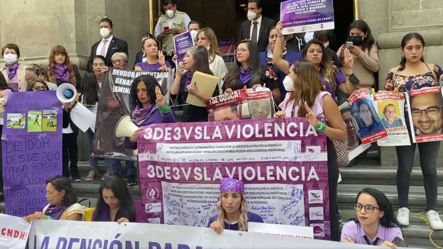 Colectivos feministas y madres presentaron un amicus curiae ante la SCJN por la acción que promueve la CNDH, la cual, afirman, es en defensa de los deudores alimentarios..