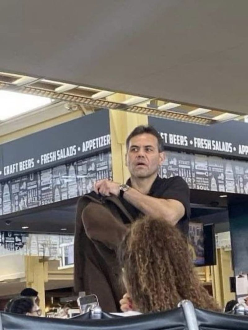 Aparece en el aeropuerto ‘El Vicentillo’, hijo del líder del Cártel de Sinaloa, ‘El Mayo’ Zambada